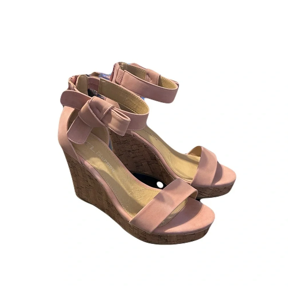 CL by Laundry Pink Wedge Sandals With Pretty Bow Detail 6.5